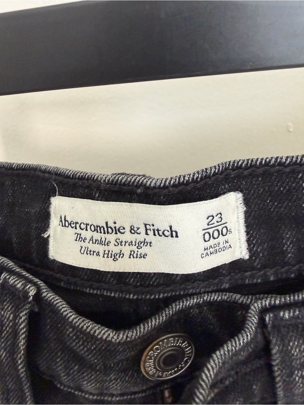 Ankle Straight Ultra High Rise Black Jeans 23 Short Abercrombie & Fitch - Picture 5 of 5